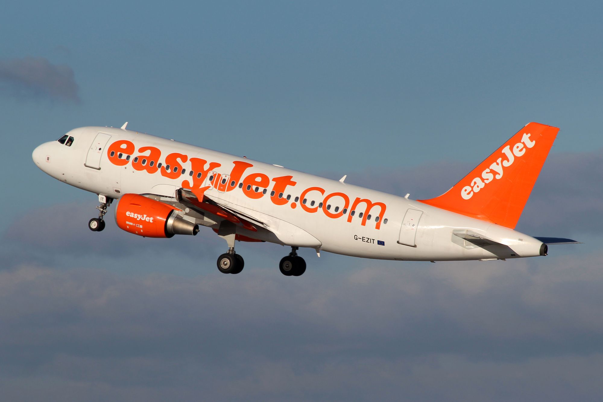 EasyJet airplane in flight