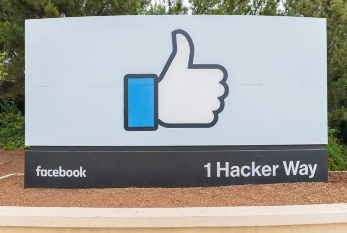 facebook" and "meta" and "giphy"